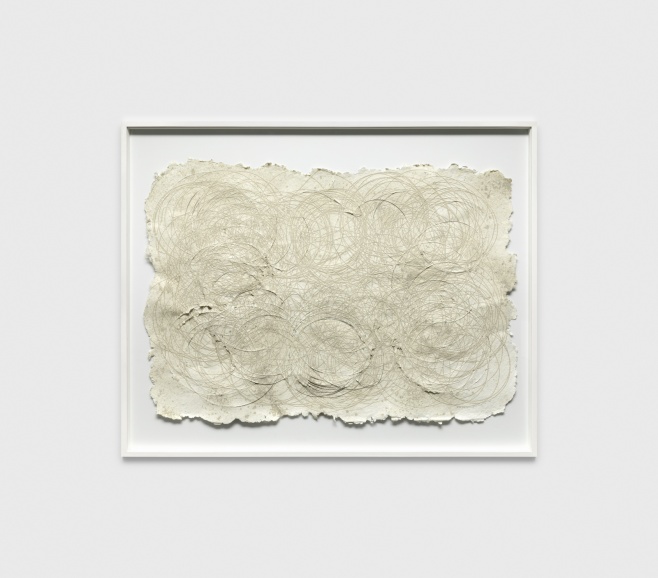 Quicksand, 2011, papel feito a mo e fio de ao inox, 100 x 130 cm 