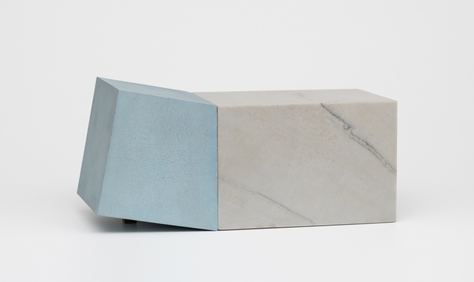Sem ttulo, Srie Jazida, 2018, concreto pigmentado e quartzito Yosemite, 20 x 20 x 30 cm pedra / 20 x 20 x 20 cm cimento     